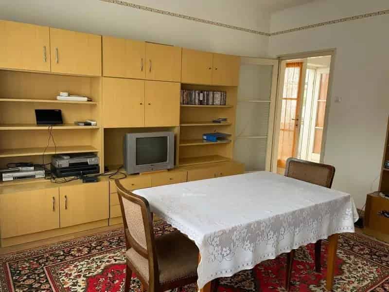 Ház Kiadó , Ceglédi járás, Közép-Magyarország