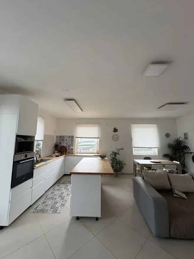 Ház Kiadó , Szigetszentmiklósi járás, Közép-Magyarország