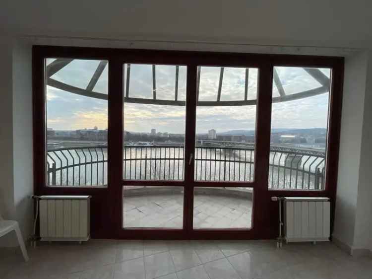 Dunaparti panorámás lakás Boráros téren