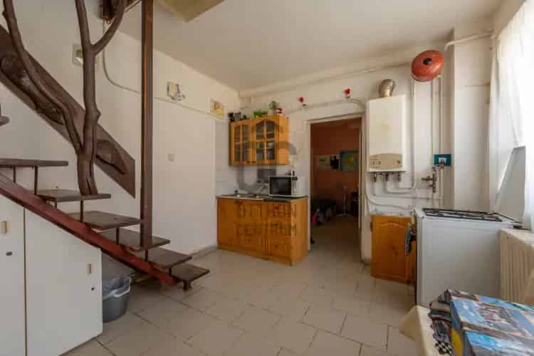 Budakeszii eladó kereskedelmi ingatlan, UZ018727
