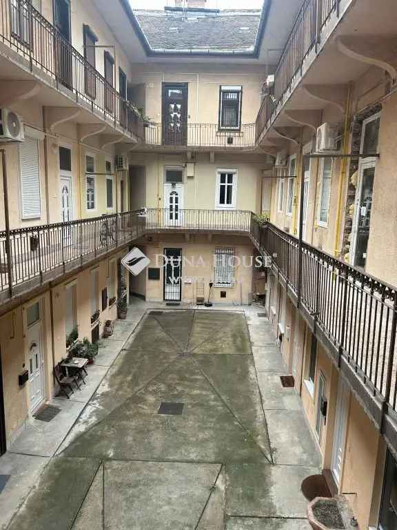 Lakás Eladó , Budapest, Közép-Magyarország