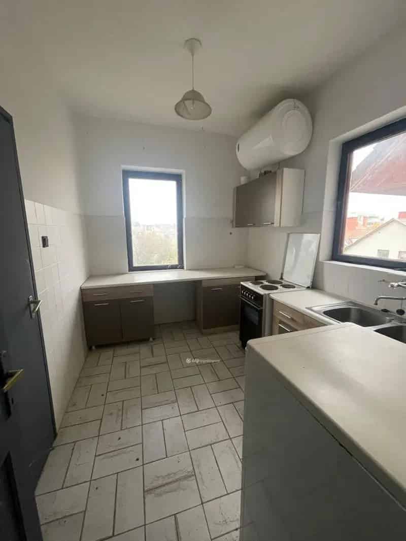 Ház Kiadó , Budapest, Közép-Magyarország