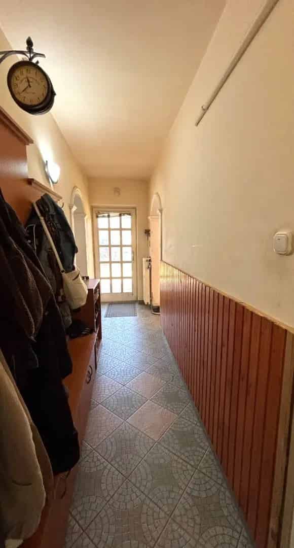 Ház Kiadó , Budapest, Közép-Magyarország