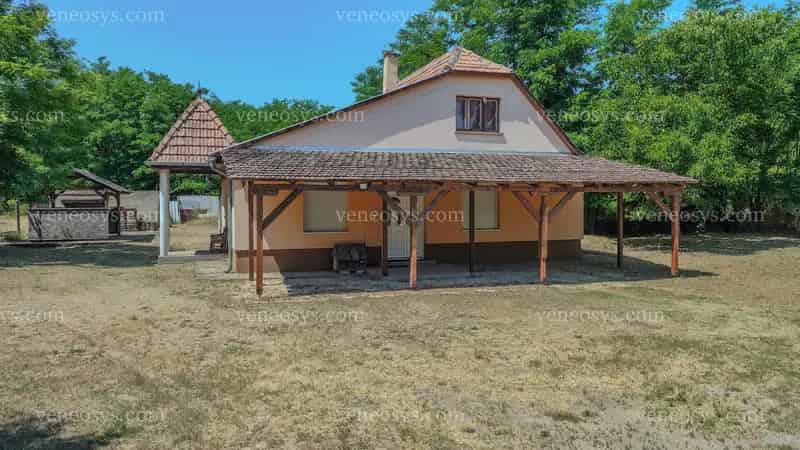 🌾 Eladó tanya 2820 m²-es területen 80 m²-es lakóházzal
