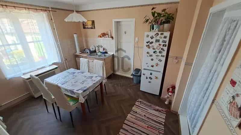 Ház Kiadó , Ceglédi járás, Közép-Magyarország