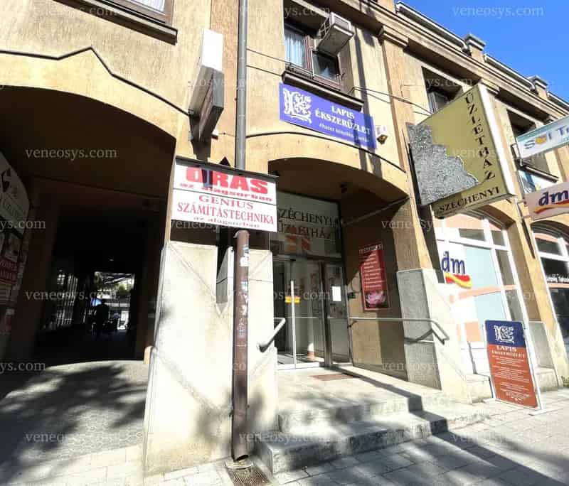 Szekszárd belvárosában üzlethelyiség kiadó!