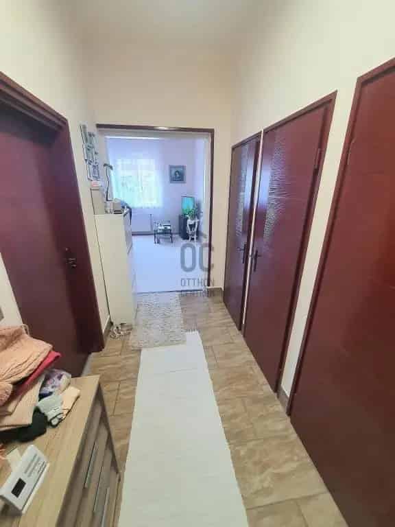 Ház Kiadó , Budapest, Közép-Magyarország