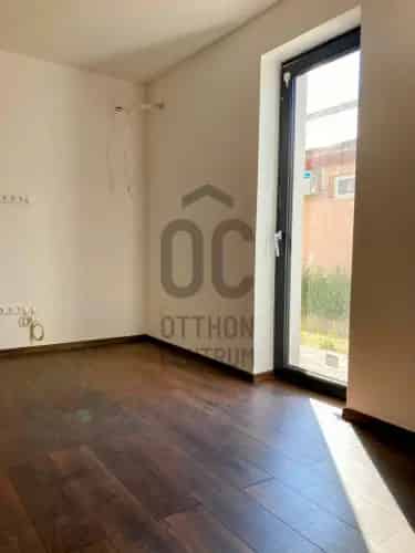 Nyíregyházai eladó újépítésű családi ház, U0046872