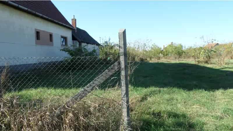 Egyeki eladó telek, T037174