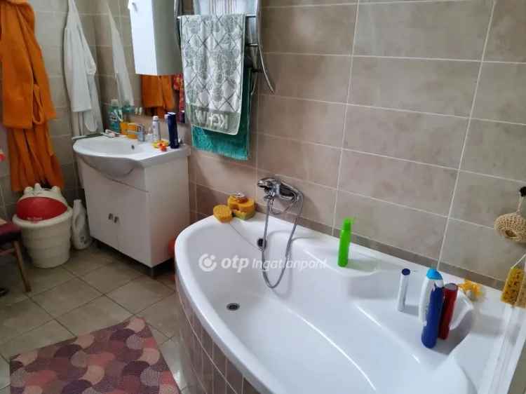 Hatvan 4 szobás családi ház eladó 1492m2-es telken