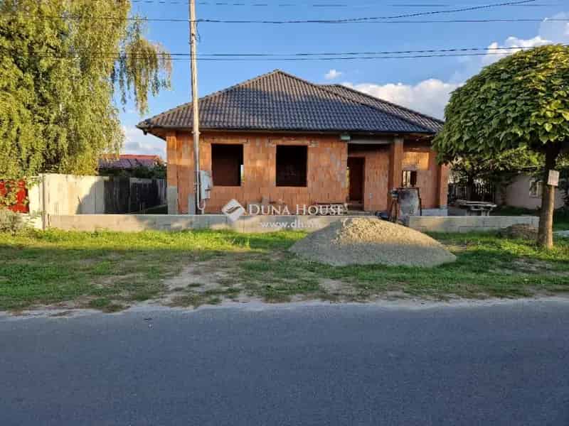 Ház Eladó , Tura, Közép-Magyarország