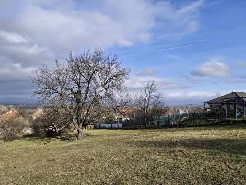 Telek Eladó , Neszmély, Dunántúl