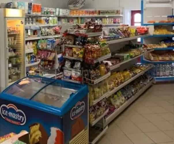 Mezőszilasi eladó kereskedelmi ingatlan, UZ017978
