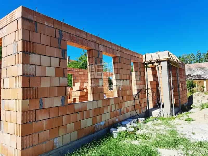 Ház Kiadó , Ráckeve, Közép-Magyarország