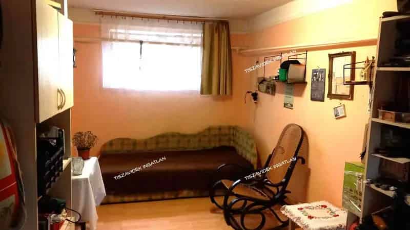 Ház Kiadó , Szolnoki járás, Alföld és Észak