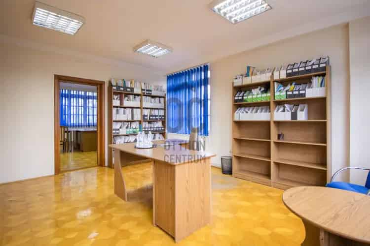 Hajdúböszörményi kiadó kereskedelmi ingatlan, UZ014202
