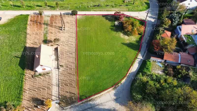 Szekszárdon, Kálvária kilátó lábánál, 1427 m2-es építési telek eladó!