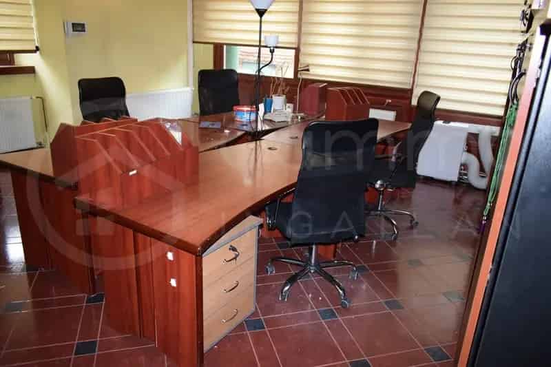 Miskolc Belvaros 220 m2-es Irodaház Kiado