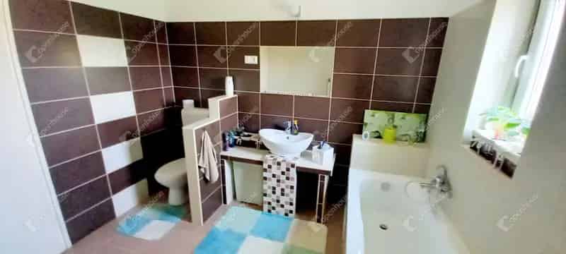 Ház Kiadó , Pápa, Dunántúl