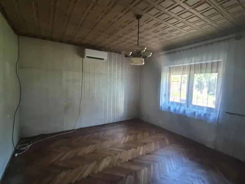 Ház Kiadó , Komáromi járás, Dunántúl