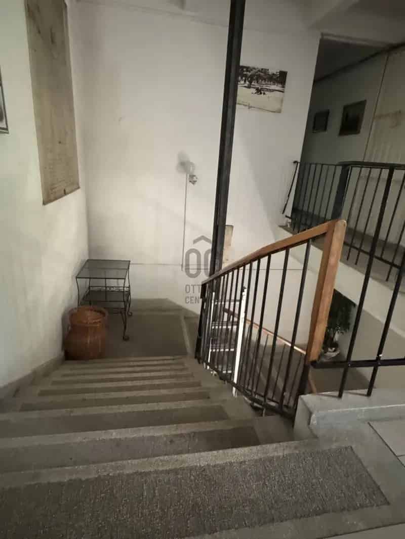 Ház Kiadó , Budapest, Közép-Magyarország