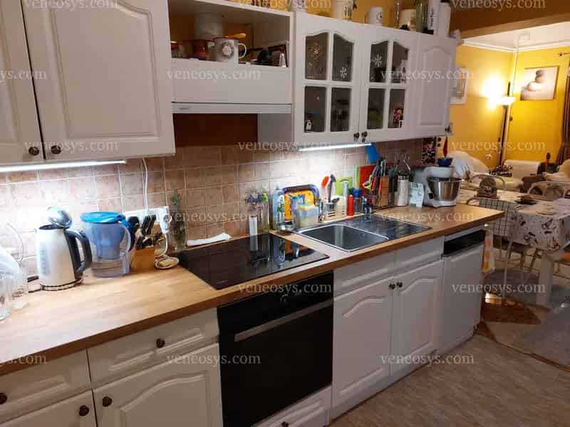 Eladó 80 m2-es házrész 2410 m2 kerttel Balatonboglár- Szőlőskislakon!