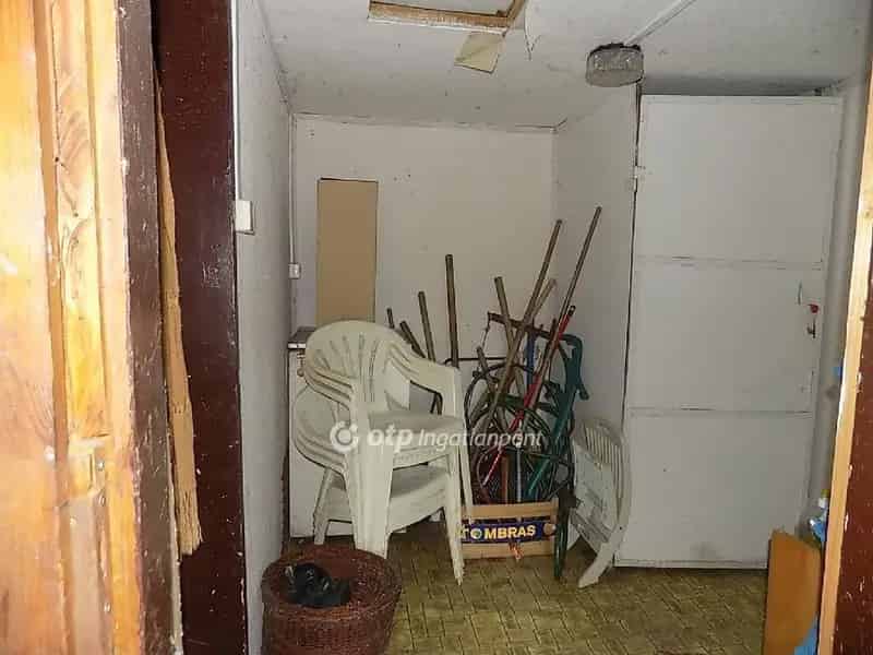 Telek Kiadó , Budapest, Közép-Magyarország