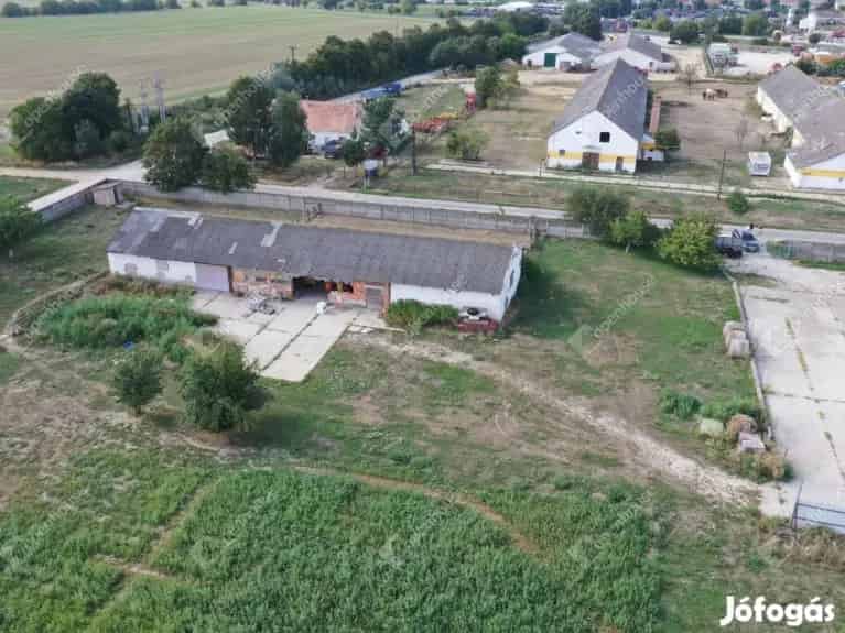 Ipari terület és lakóépület eladó Fertőszentmiklóson - Fertőszentmiklós, Iroda, üzlethelyiség, ipari ingatlan - Jófogás Ingatlan