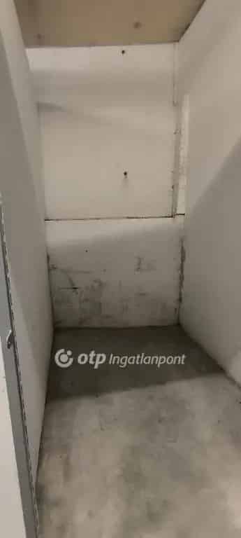 Garázs Kiadó , Budapest, Közép-Magyarország