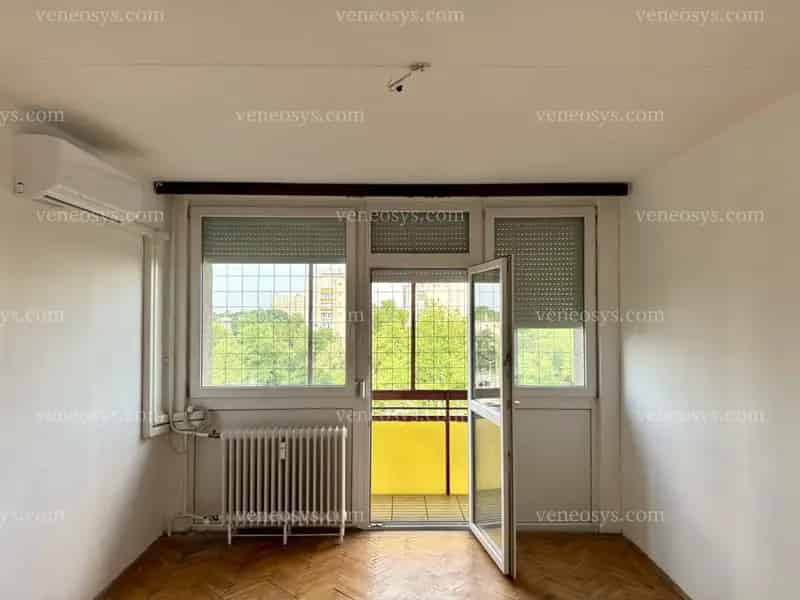 71 m2-es 3 szobás panellakás Debrecen Vénkertben eladó