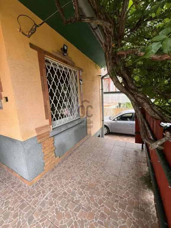 Ház Kiadó , Budapest, Közép-Magyarország