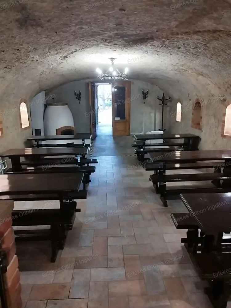 Egri Borospince Elado Szépasszonyvolgyben 105nm