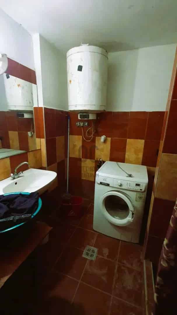 Telek Kiadó , Szigetszentmiklósi járás, Közép-Magyarország