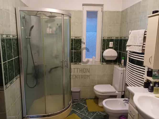 Adonyi eladó családi ház, H493452