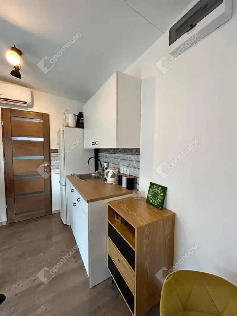 Ház Kiadó , Győri járás, Dunántúl