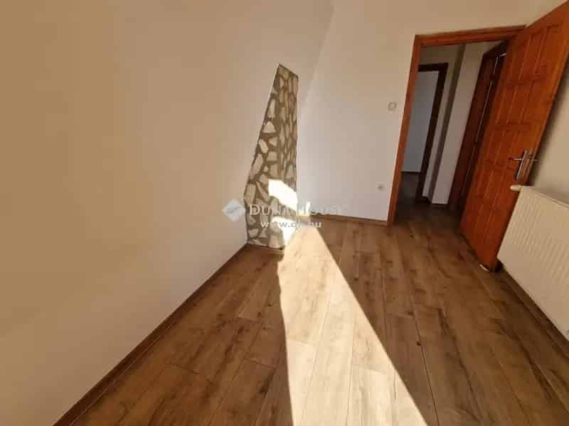Ház Kiadó , Dunakeszi járás, Közép-Magyarország