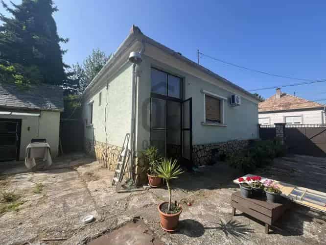 Pápai eladó családi ház, DHZ057349