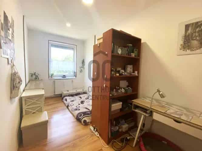 Nyergesújfalui eladó lakás, DLK053142