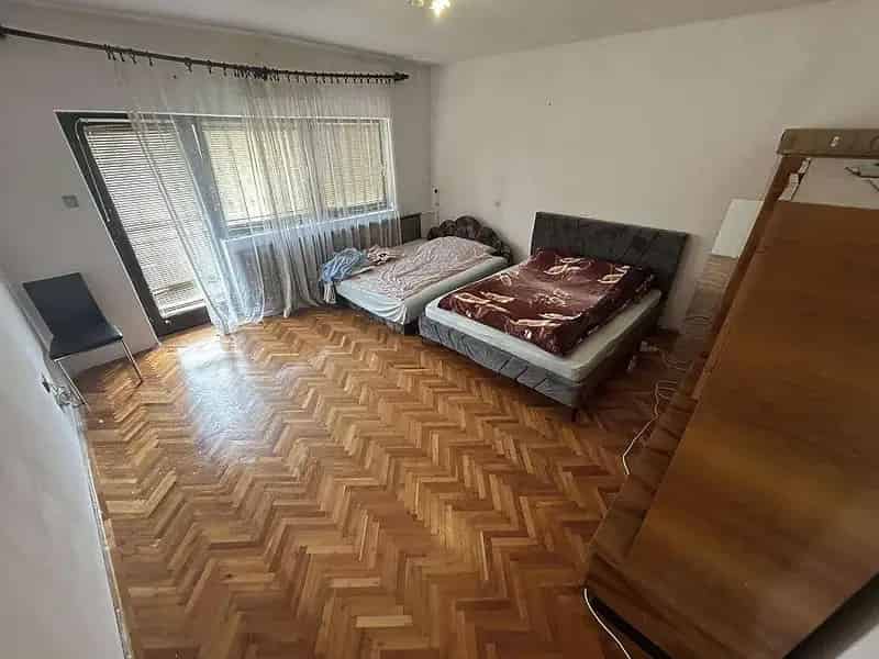 Ház Kiadó , Budapest, Közép-Magyarország