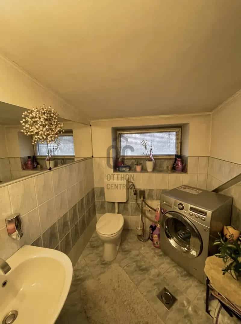 Üzleti célú Kiadó , Budapest, Közép-Magyarország