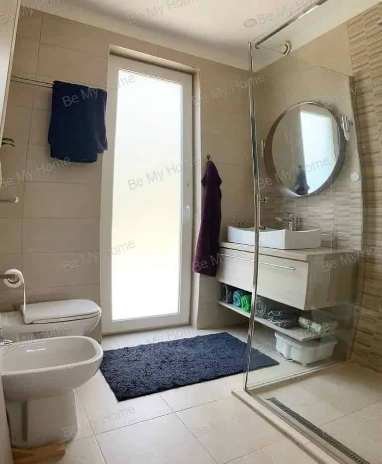 Ház Kiadó , Budapest, Közép-Magyarország