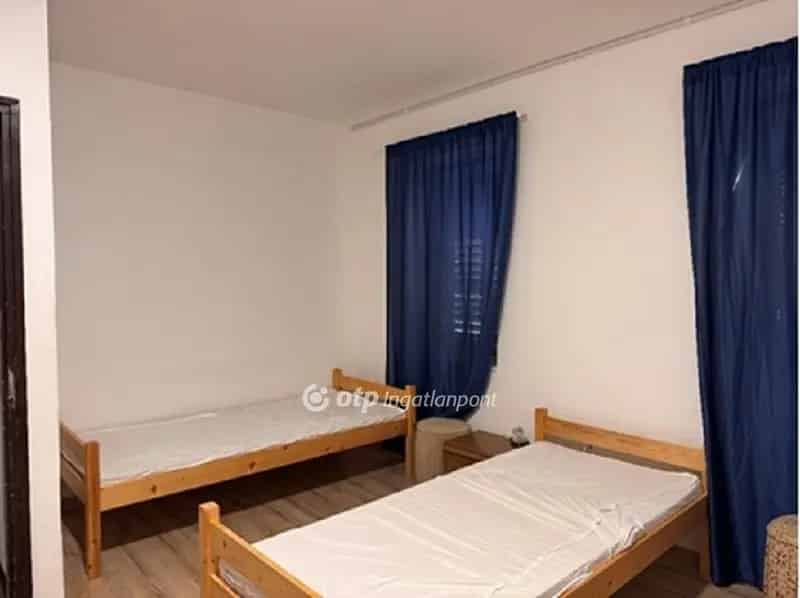 Ház Kiadó , Balatonalmádi járás, Dunántúl