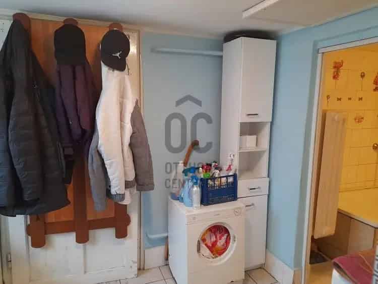 Ház Kiadó , Tatabányai járás, Dunántúl