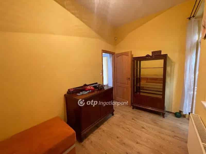 Ház Kiadó , Budapest, Közép-Magyarország
