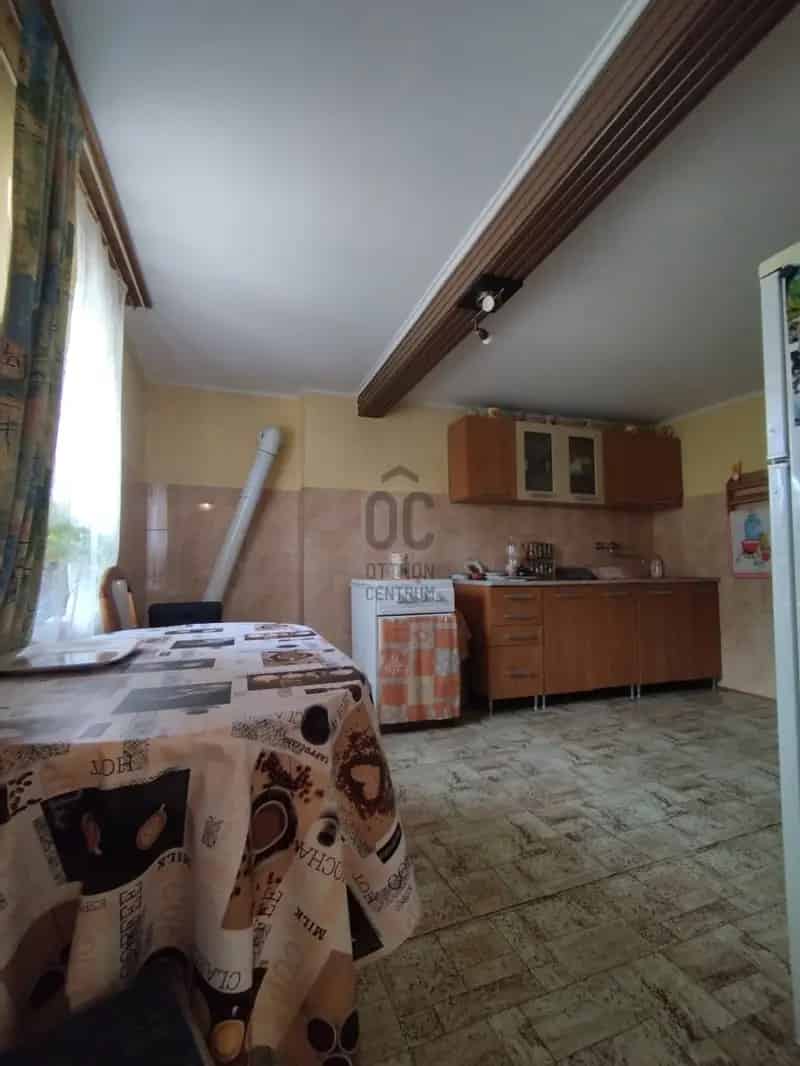Ház Kiadó , Nagykőrösi járás, Közép-Magyarország