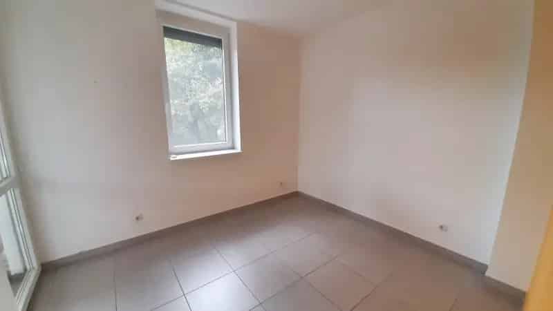 Üzleti célú Kiadó , Budapest, Közép-Magyarország