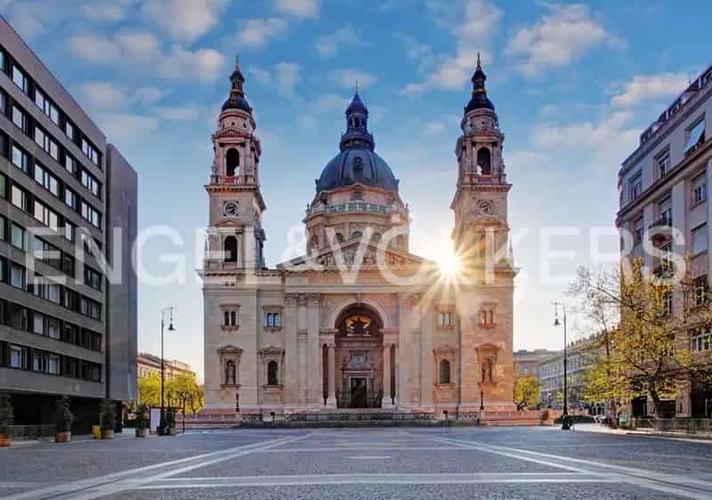 Bazilikára panorámás bérbeadó lakás - egy bőrönddel azonnal költözhető