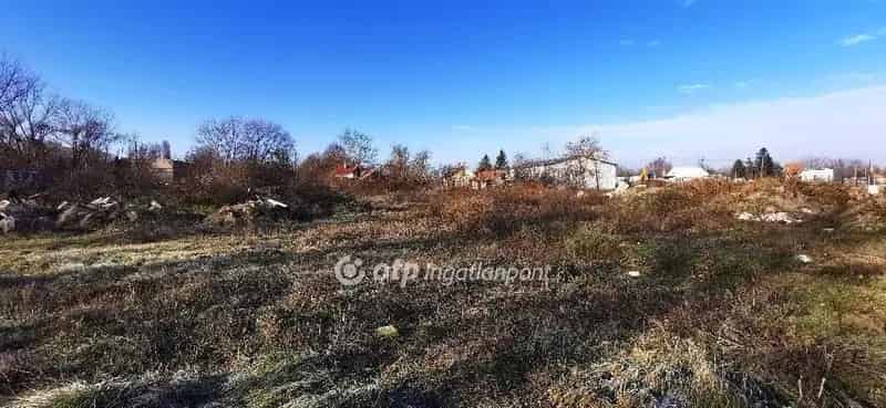 16 689 m2-es ipari telek eladó Csornán