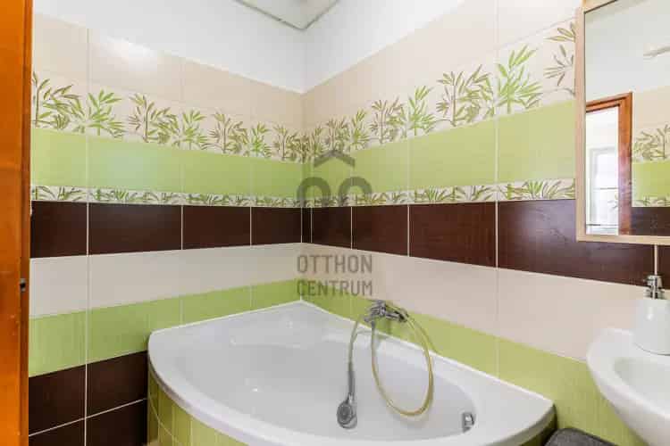 Dunakeszii eladó sorház, H501059