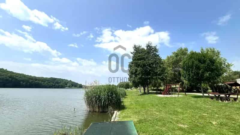 Gersekaráton eladó tóparti telek 960 m2